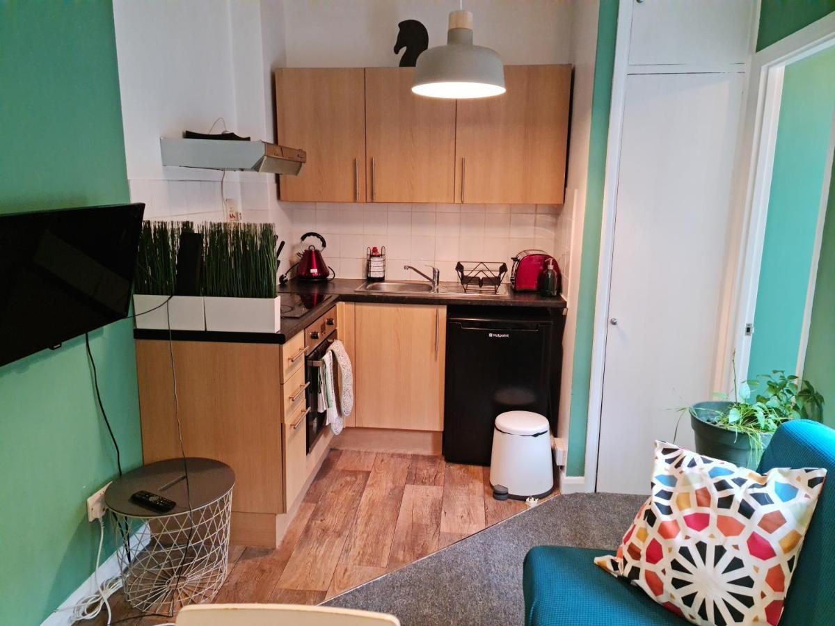 Elegant 1-Bedroom Apartment In Camden Town Лондон Экстерьер фото